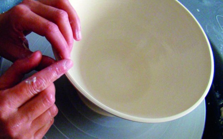 Drehen an der Töpferscheibe mit Sandra Häuptli – Handwerk & DIY in Aesch