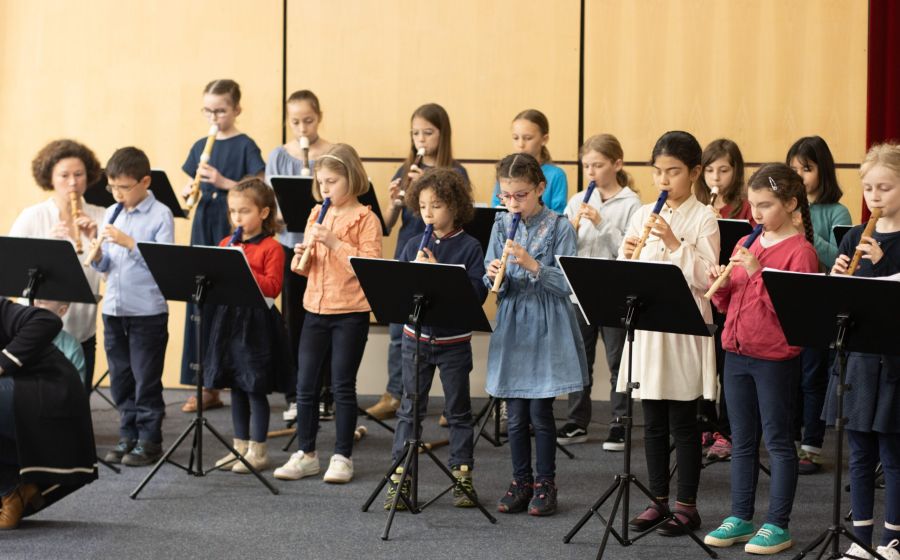 Flûte à bec et solfège – Musik & Tanz in Fribourg