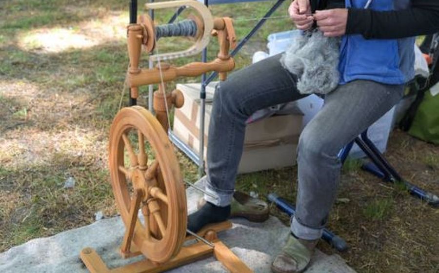 Spinnen: Vom Vlies zum fertigen Garn – Handwerk & DIY in Wil