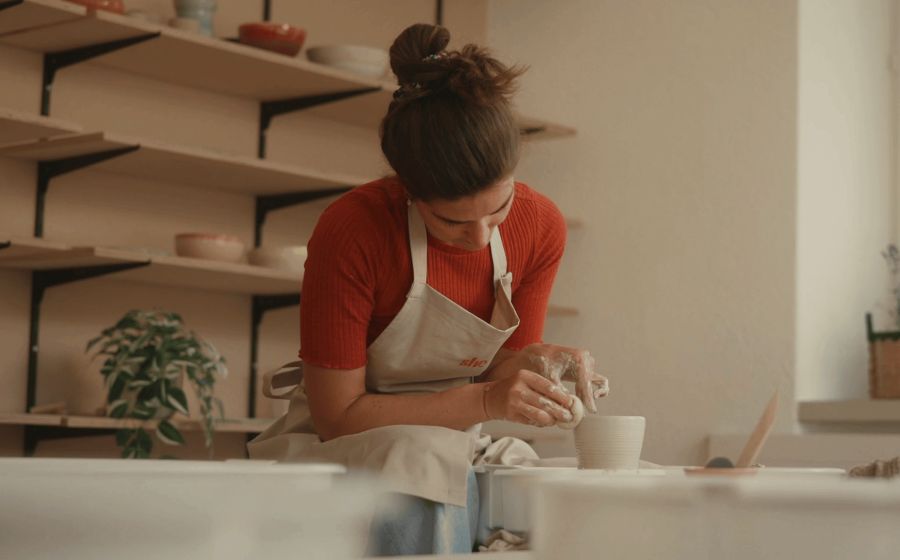 Sportferien 2027: Töpferkurs Drehscheibe «Drehen, Abdrehen & Dekorieren» – Handwerk & DIY in Zürich