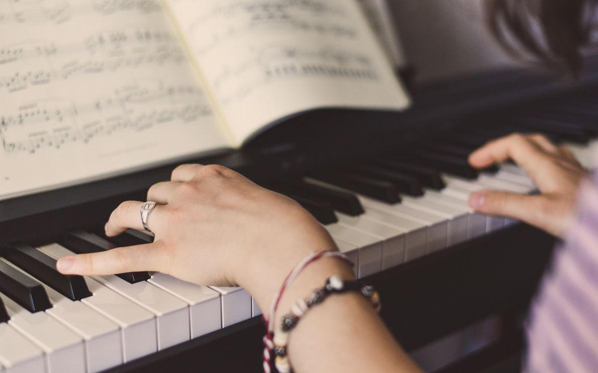 Stage K-pop (4–12 ans) – Musik, Tanz & Theater in Fribourg