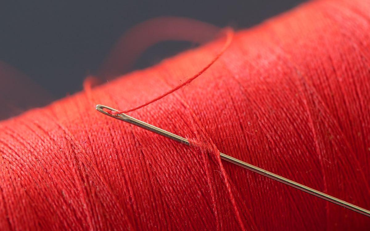 Mit Pflanzen Stoffe färben – Bundle Dye und EcoPrinting – Textil & Mode in Zürich